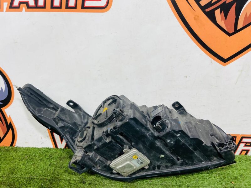 LR087289 Headlight left Range Rover Sport L494 (2014-2022) Used cost 650 € in stock 1 pcs.