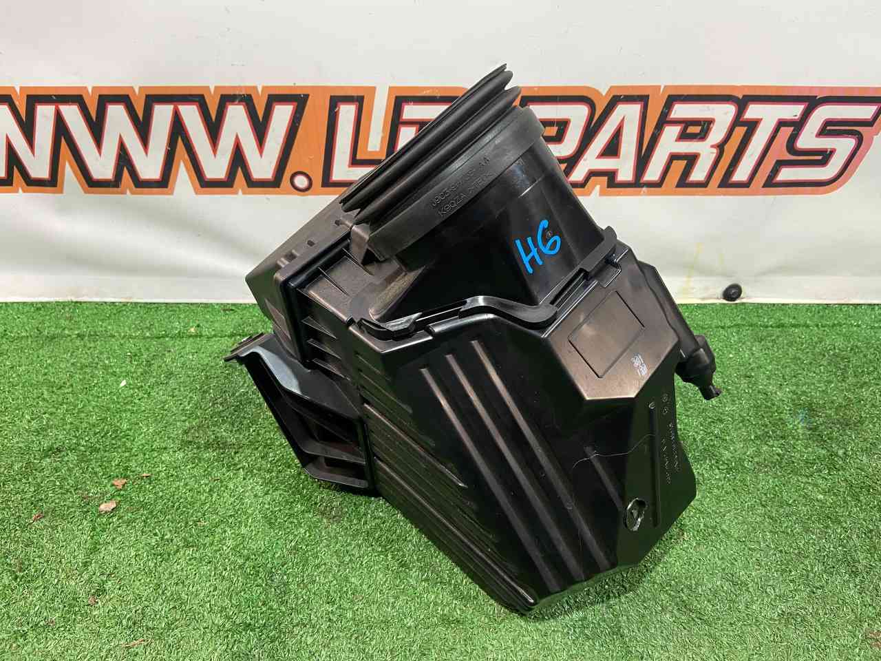 LR094063 Air filter housing Land Rover Discovery Sport L550 (2015-) used cost 300 € in stock 1 pcs.
