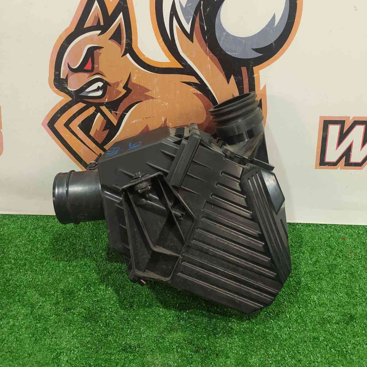 LR094063 Air filter housing Land Rover Discovery Sport L550 (2015-) used cost 300 € in stock 1 pcs.