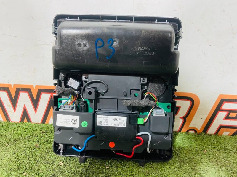LR107972 Roof console assembly Land Rover Discovery Sport L550 (2015-) Used cost  € in stock 2 pcs.