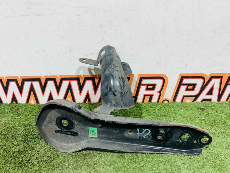 LR113744 Bracket subframe to body Land Rover Discovery Sport L550 (2015-) used cost 25 € in stock 8 pcs.