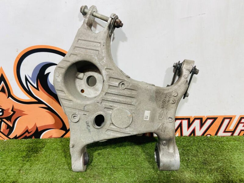 LR116284 Rear right lower control arm Range Rover Velar L560 (2018-) Used - Image 21