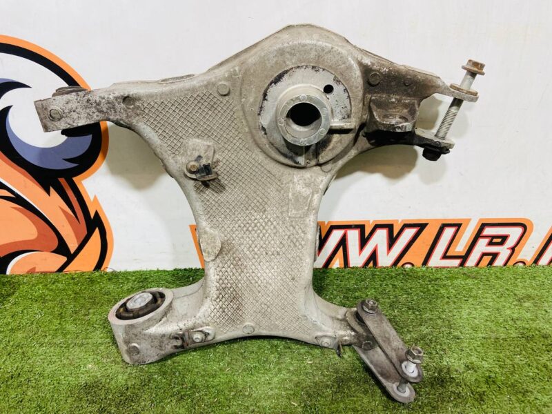 LR116285 Rear left lower control arm Range Rover Velar L560 (2018-) Used - Image 21