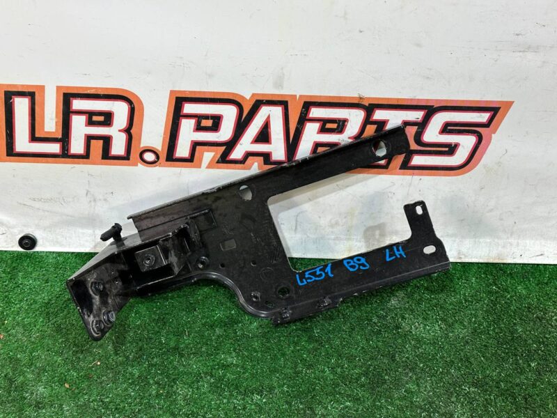 LR117328 Radiator mount support left Land Rover Discovery Sport L550 (2015-) Used cost 70 € in stock 4 pcs.