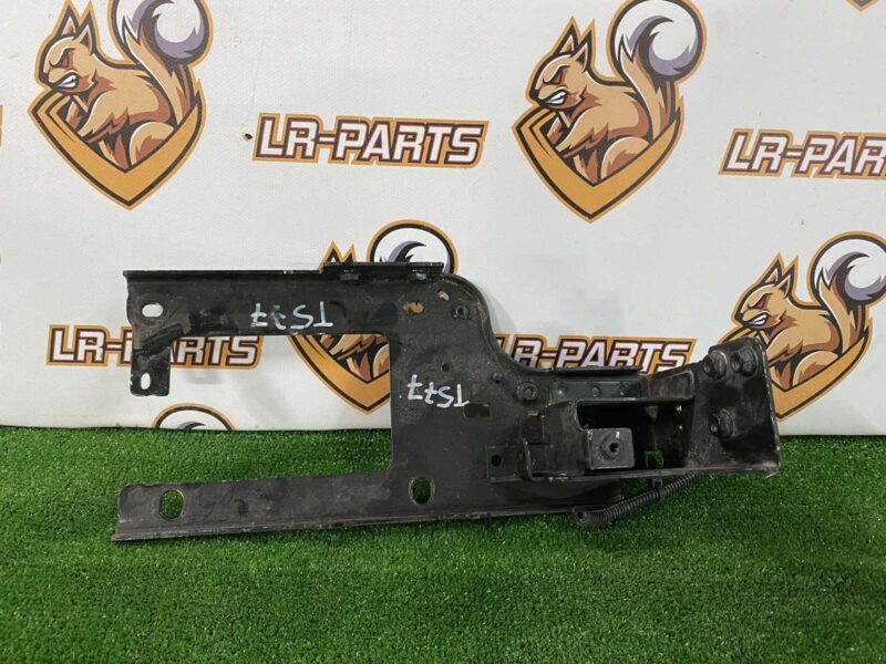 LR117328 Radiator mount support left Land Rover Discovery Sport L550 (2015-) Used cost 70 € in stock 4 pcs.