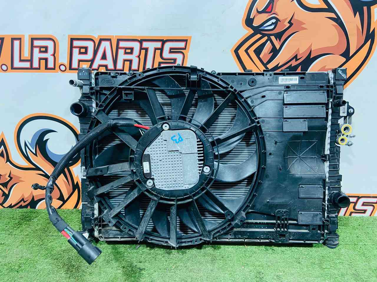 LR117684KIT Radiator Cassette 1.5 i Range Rover Evoque New L551 (2019-) used cost 1 400 € in stock 1 pcs.
