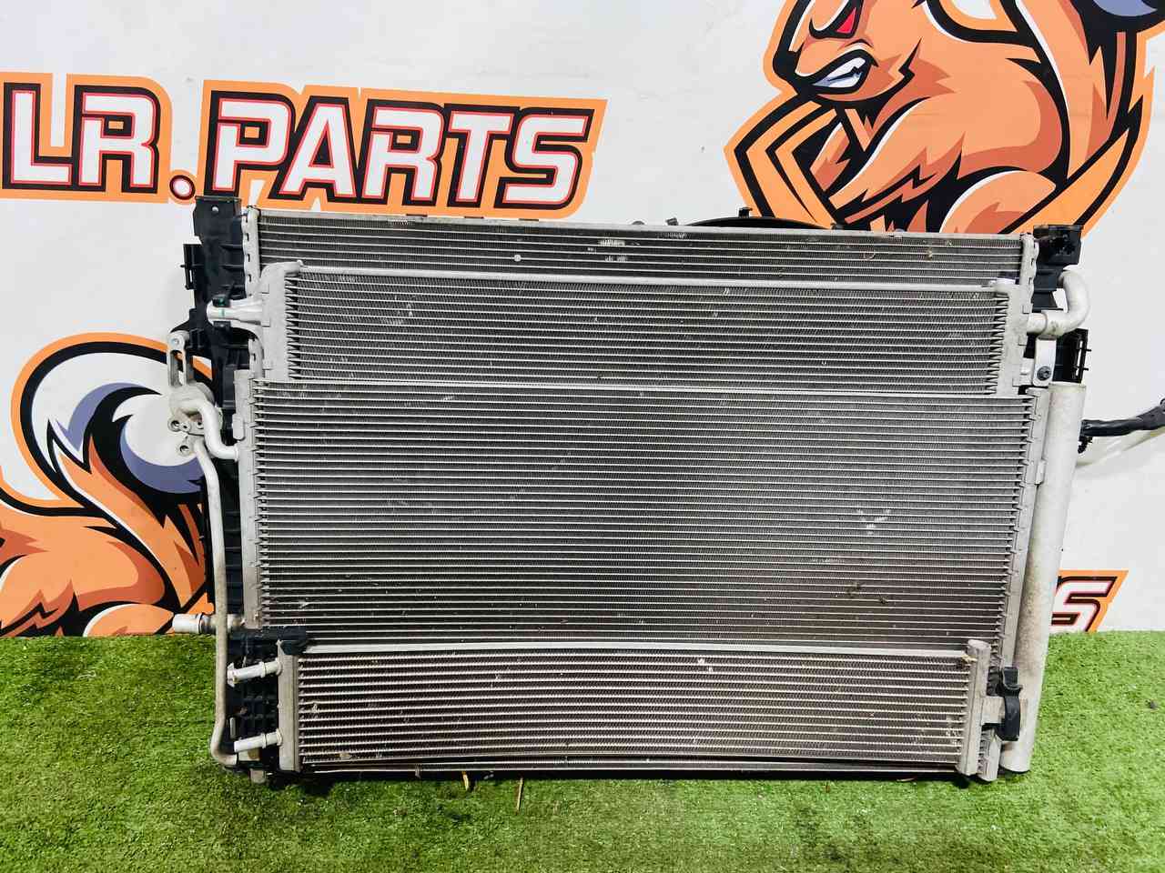 LR117684KIT Radiator Cassette 1.5 i Range Rover Evoque New L551 (2019-) used cost 1 400 € in stock 1 pcs.
