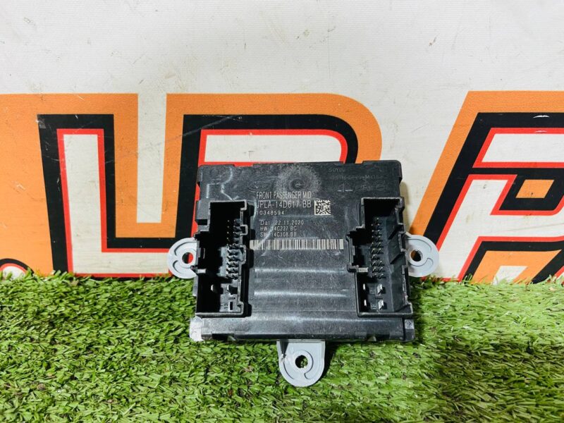 LR117886 Front passenger door comfort unit Range Rover Sport L494 (2014-2022) Used cost 50 € in stock 1 pcs.