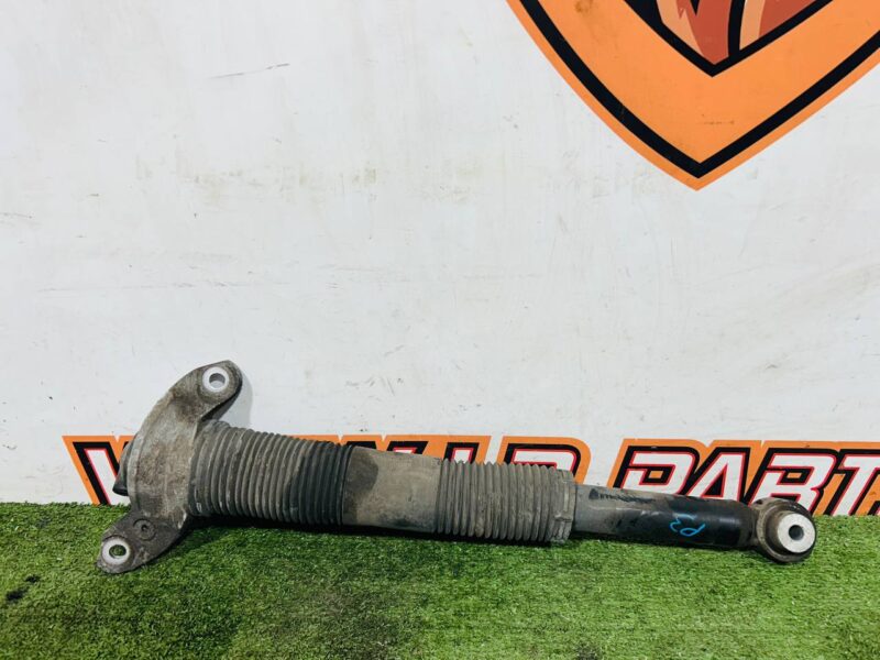 LR135566 Rear shock absorber Land Rover Discovery Sport L550 (2015-) USED cost  € in stock 2 pcs.