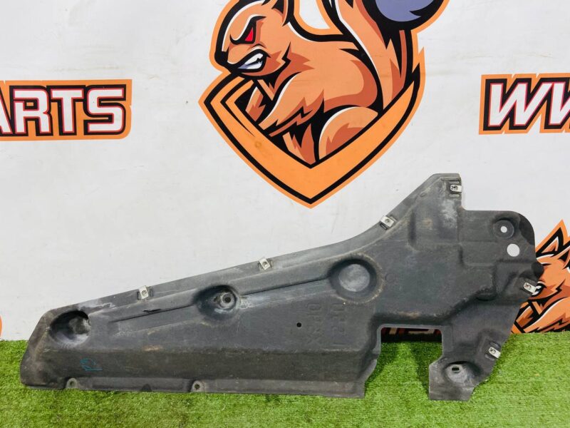 LR135623 Underbody protection left Land Rover Discovery Sport L550 (2015-) Used cost 100 € in stock 1 pcs.