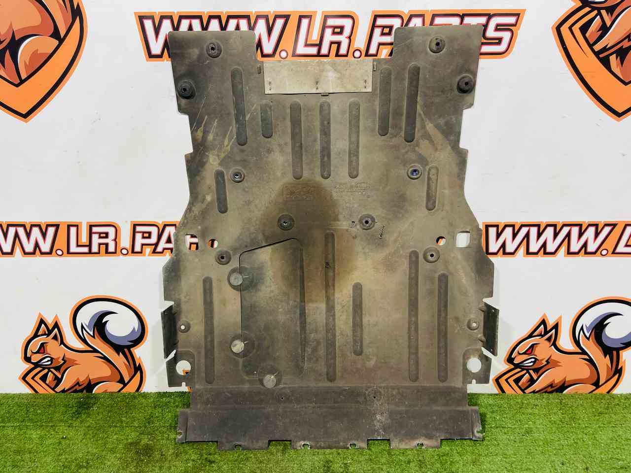 LR135638 Engine protection Land Rover Discovery Sport L550 (2015-) Used cost 120 € in stock 1 pcs.