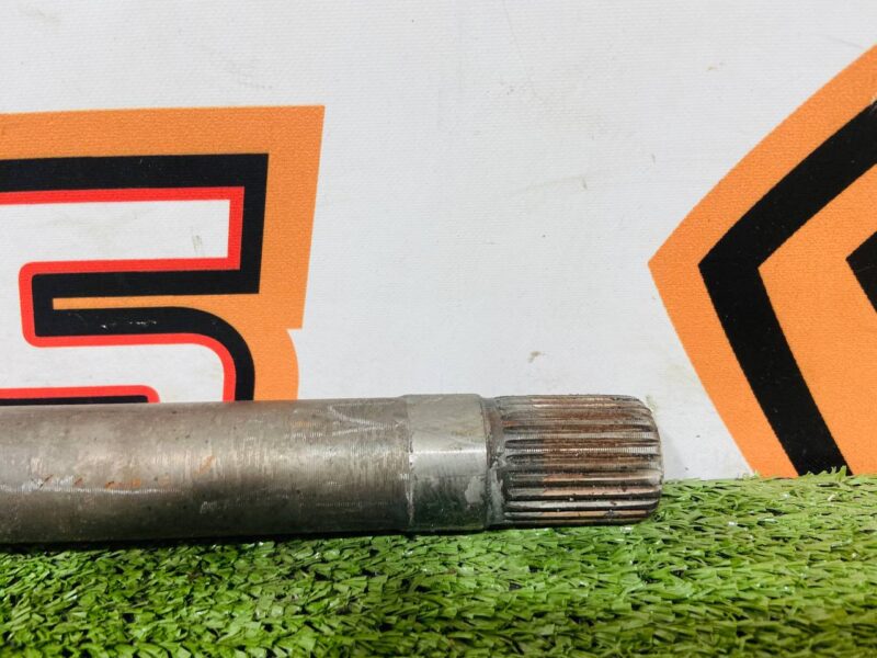 LR135950 Front axle shaft 2.0TD 2.0IE right Land Rover Discovery Sport L550 (2015-) Used cost 400 € in stock 2 pcs.