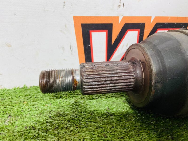 LR135950 Front axle shaft 2.0TD 2.0IE right Land Rover Discovery Sport L550 (2015-) Used cost 400 € in stock 2 pcs.