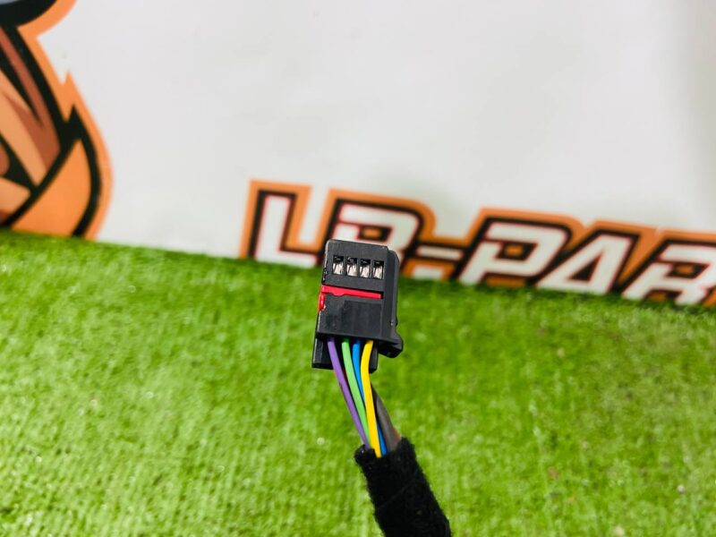 LR136576 Electric drive lifting rear door left Land Rover Discovery Sport L550 (2015-) Used cost 150 € in stock 1 pcs.