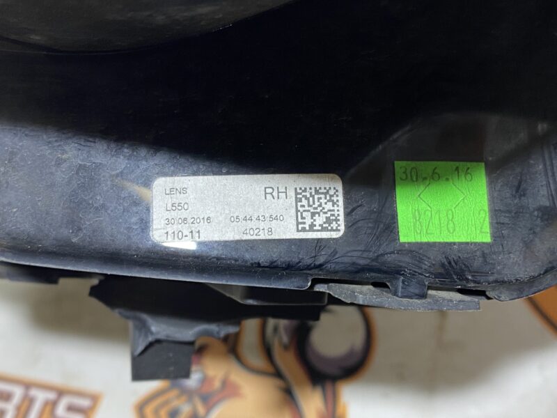 LR137223 Right halogen headlight Land Rover Discovery Sport L550 (2015-) Used - Image 13