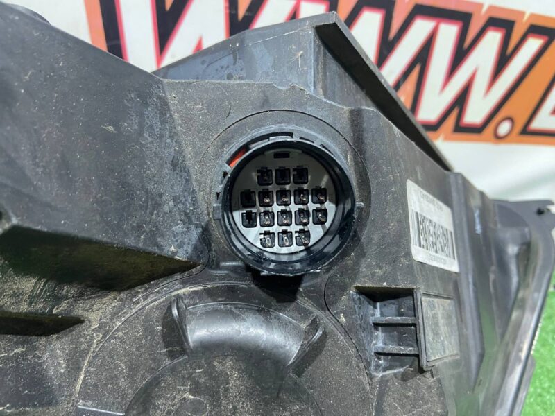 LR137223 Right halogen headlight Land Rover Discovery Sport L550 (2015-) Used cost 350 € in stock 1 pcs.