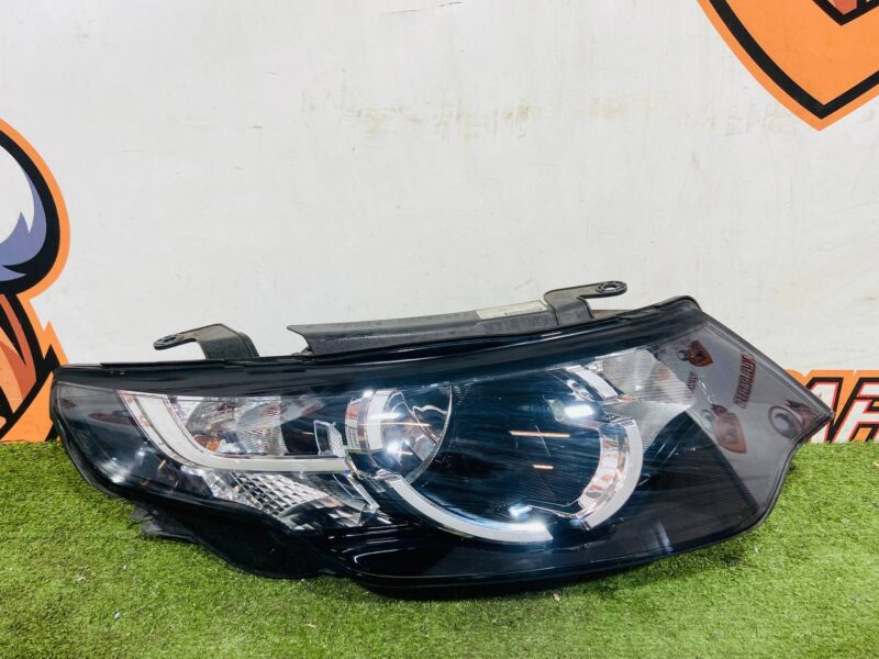 LR137223 Right halogen headlight Land Rover Discovery Sport L550 (2015-) Used cost 350 € in stock 1 pcs.