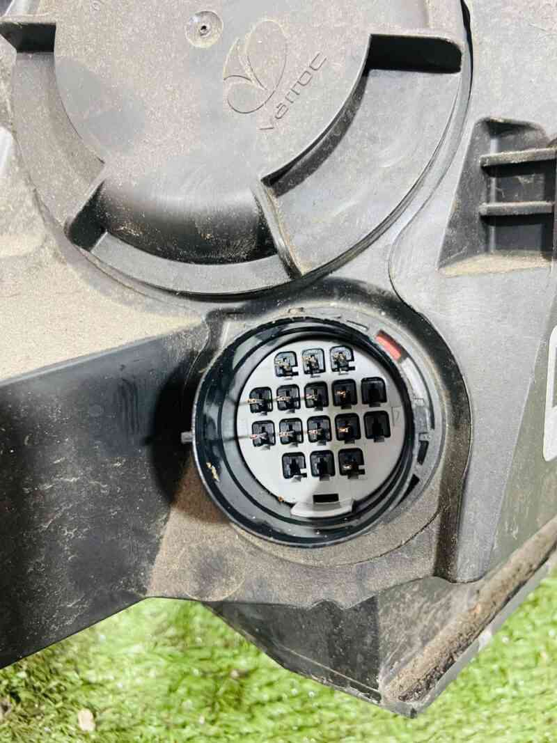LR137224 Left halogen headlight Land Rover Discovery Sport L550 (2015-) Used - Image 16