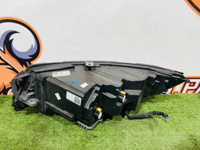 LR137595 Headlight right LED 2019- Land Rover Discovery Sport L550 (2015-) Used cost 750 € in stock 2 pcs.