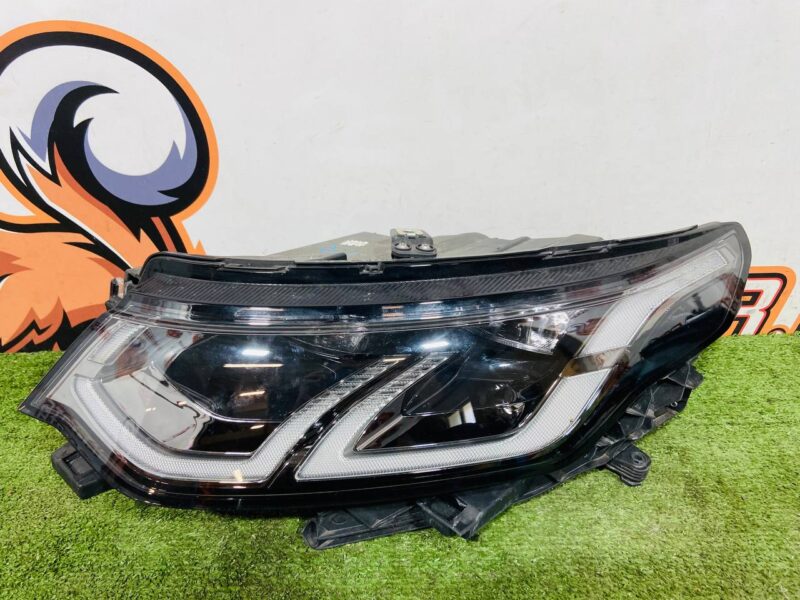 LR137596 Headlight left LED 2019- Land Rover Discovery Sport L550 (2015-) Used cost 750 € in stock 2 pcs.