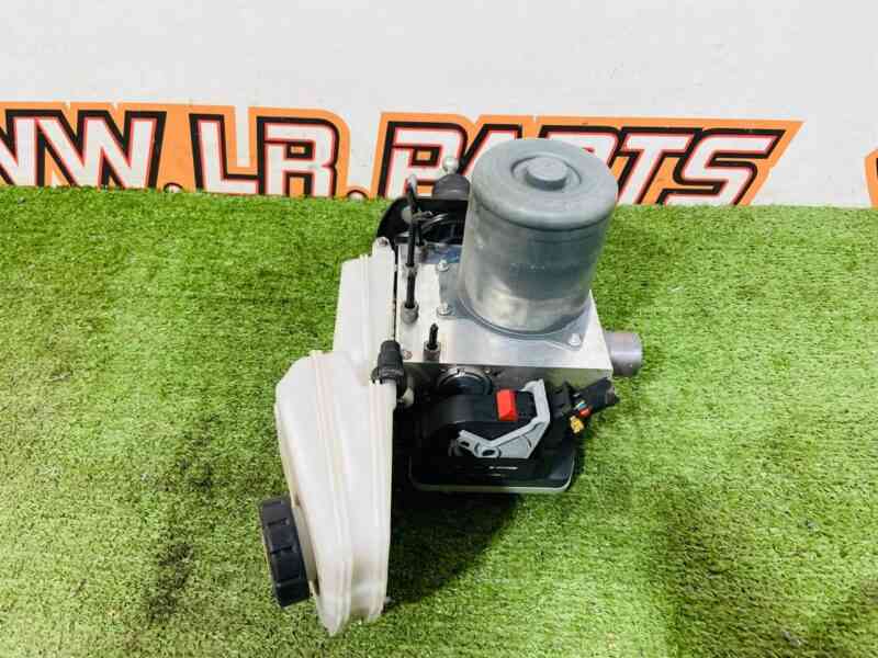 LR140558 ABS unit Land Rover Discovery Sport L550 (2015-) USED cost 500 € in stock 1 pcs.