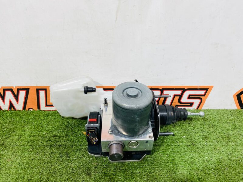 LR140558 ABS unit Land Rover Discovery Sport L550 (2015-) USED cost 500 € in stock 1 pcs.