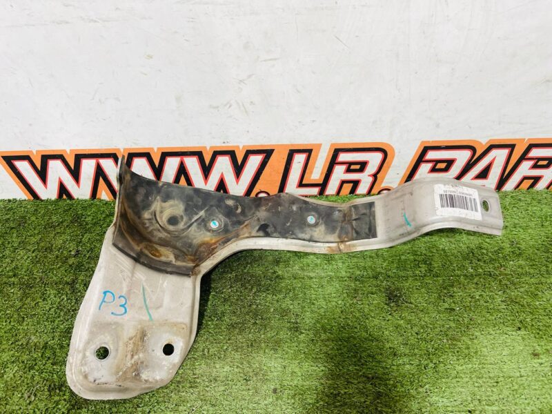 LR145127 Fuel tank clamp left Land Rover Discovery Sport L550 (2015-) Used cost  € in stock 1 pcs.