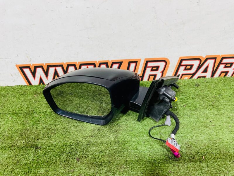 LR145252 Left exterior mirror complete Land Rover Discovery Sport L550 (2015-) Used cost  € in stock 1 pcs.