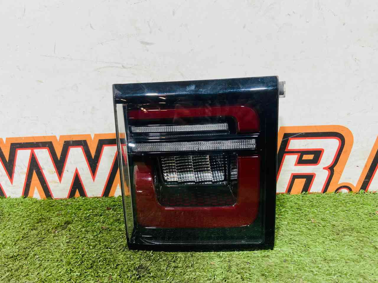 LR149771 Rear left light in the trunk lid 2019- Land Rover Discovery Sport L550 (2015-) Used cost 125 € in stock 1 pcs.
