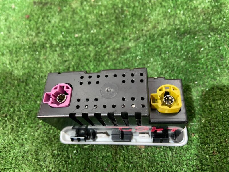 LR161829 Land Rover Discovery 5 L462 (2017-) Center Console Audio Interface Used cost 50 € in stock 2 pcs.