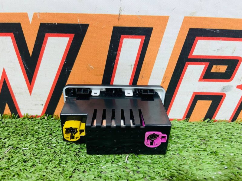 LR161829 Land Rover Discovery 5 L462 (2017-) Center Console Audio Interface Used cost 50 € in stock 2 pcs.