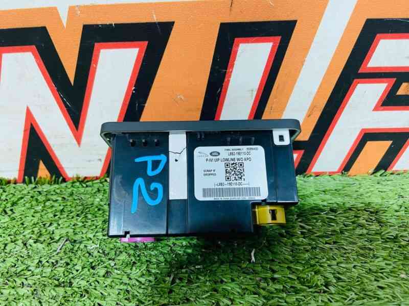 LR161829 Land Rover Discovery 5 L462 (2017-) Center Console Audio Interface Used cost 50 € in stock 2 pcs.