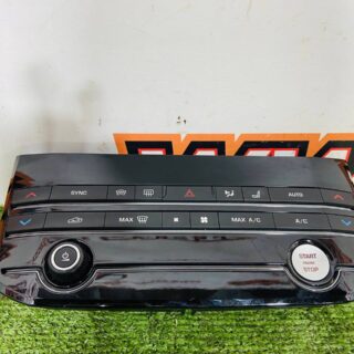 T2H37691 Air Conditioning Control Panel Jaguar F-Pace X761 (2017-) Used cost 200 € in stock 1 pcs.