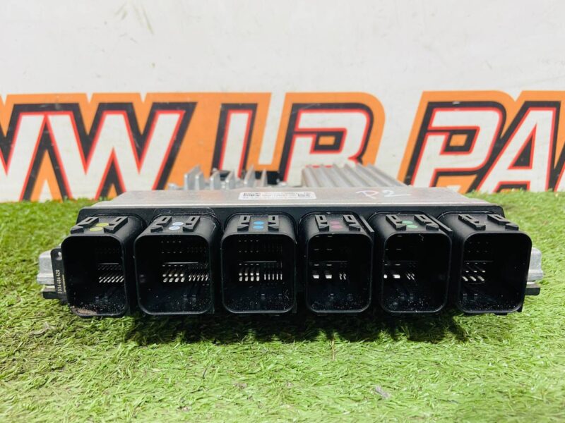 T2H52236 Engine control unit Jaguar F-Pace X761 (2017-) Used cost 250 € in stock 4 pcs.