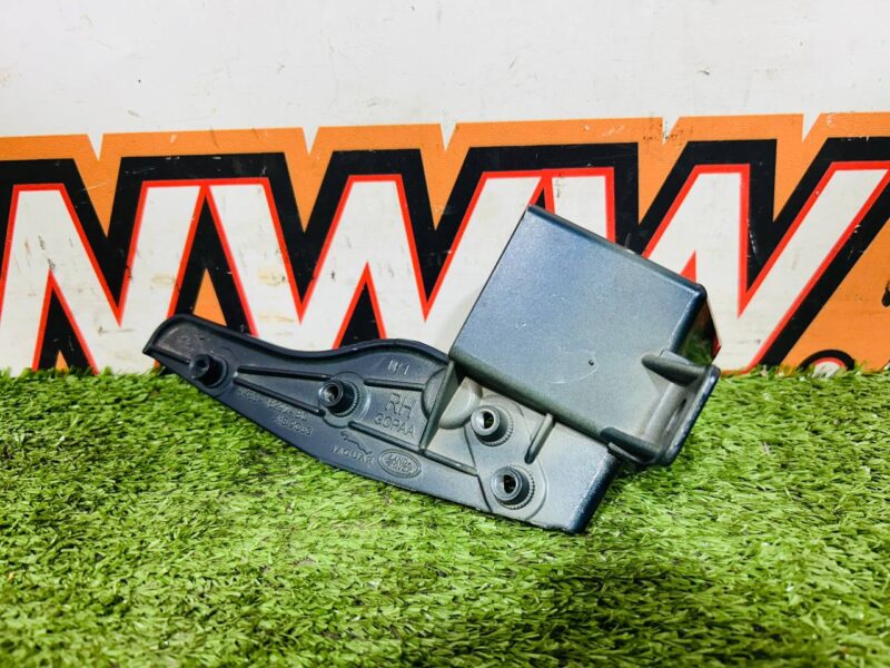 T4A15483 Right wing mounting bracket Jaguar F-Pace X761 (2017-) Used - Image 16