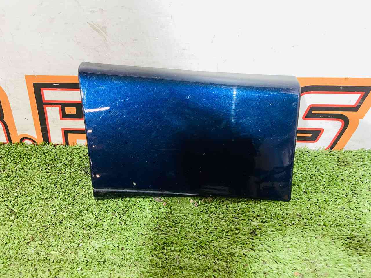 T4A3504LML Wing molding left lower Jaguar F-Pace X761 (2017-) Used - Image 15