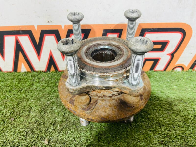 T4A49464 Front hub Jaguar I-Pace X590 (2018-) Used cost  € in stock 1 pcs.