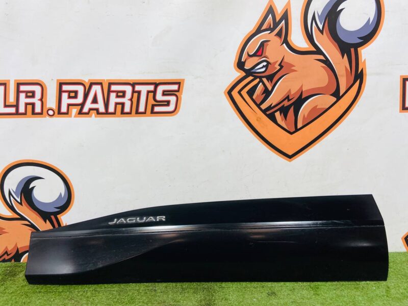 T4K10128LML Front left lower door molding Jaguar I-Pace X590 (2018-) Used - Image 17
