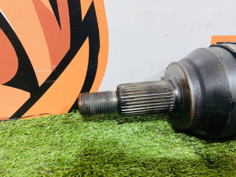 T4K10281 Front axle shaft Jaguar I-Pace X590 (2018-) Used cost 450 € in stock 14 pcs.