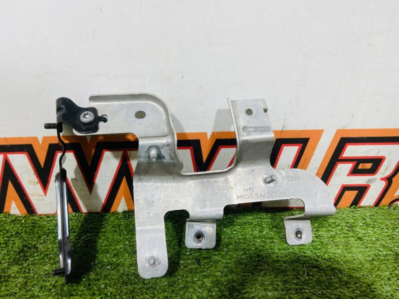 T4K11590 Left fuse box bracket Jaguar I-Pace X590 (2018-) Used cost 20 € in stock 1 pcs.