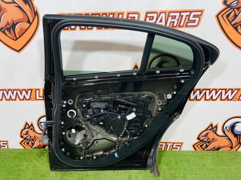 T4K1543KIT Door rear right complete Jaguar I-Pace X590 (2018-) Used cost 700 € in stock 1 pcs.