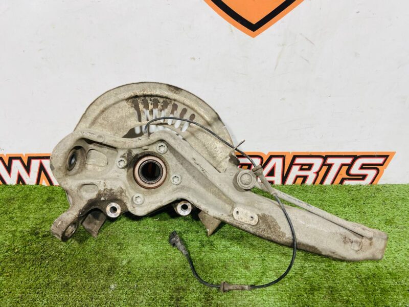 T4K4735 Steering knuckle (trunnion) front right Jaguar I-Pace X590 (2018-) USED cost 360 € in stock 6 pcs.