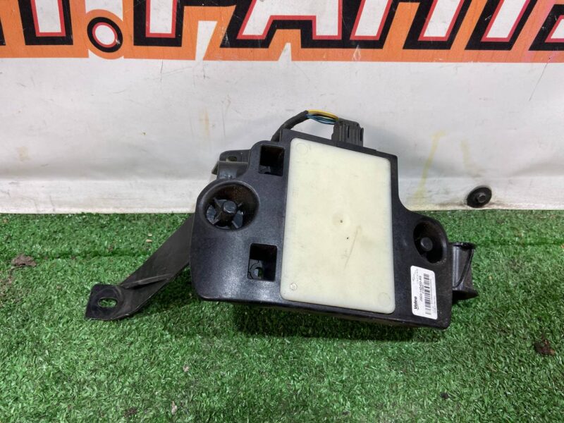 T4K5723 Sensor of dead (blind) zones left JAGUAR I-PACE Used cost 300 € in stock 3 pcs.
