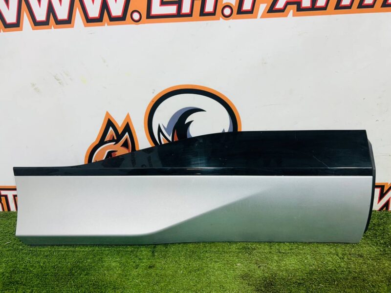 T4K9214LML Molding door rear right lower Jaguar I-Pace X590 (2018-) Used - Image 17