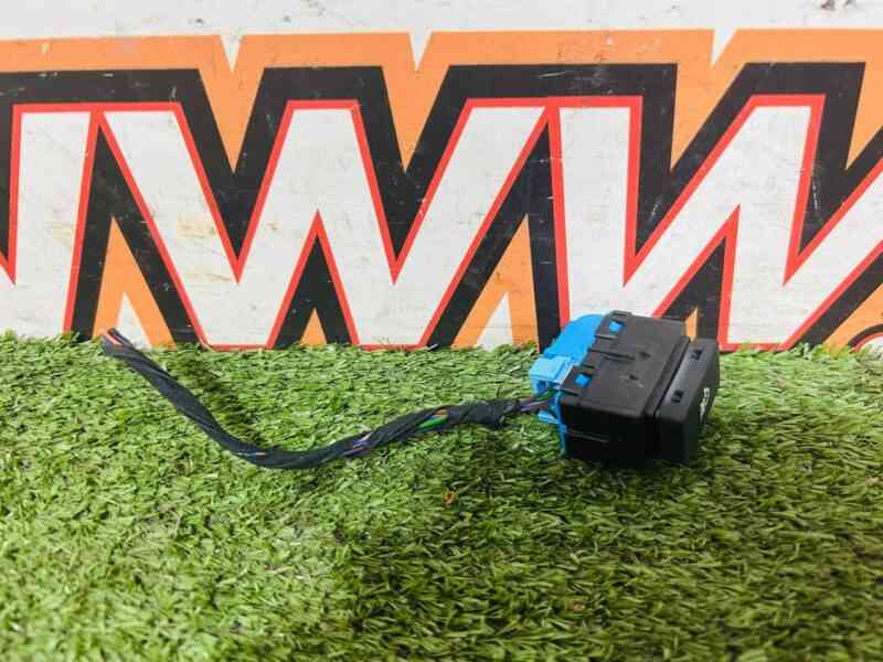 T4N31562 Jaguar E-Pace X540 (2017-) Motion Control Switch Used cost  € in stock 1 pcs.