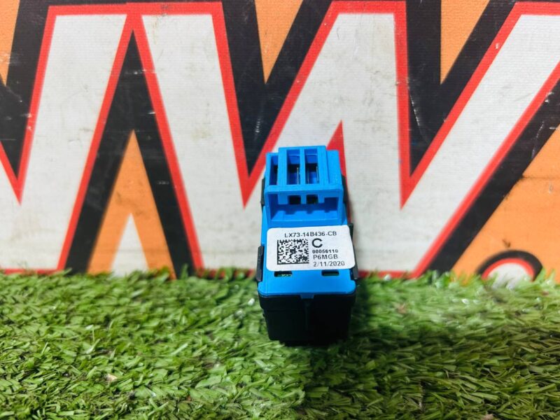 T4N31562 Jaguar E-Pace X540 (2017-) Motion Control Switch Used cost  € in stock 1 pcs.