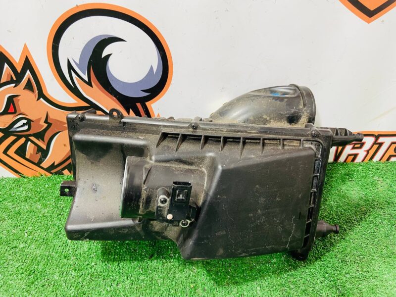 LR036425 Air filter housing right Range Rover L405 (2013-2021) Used - Image 19
