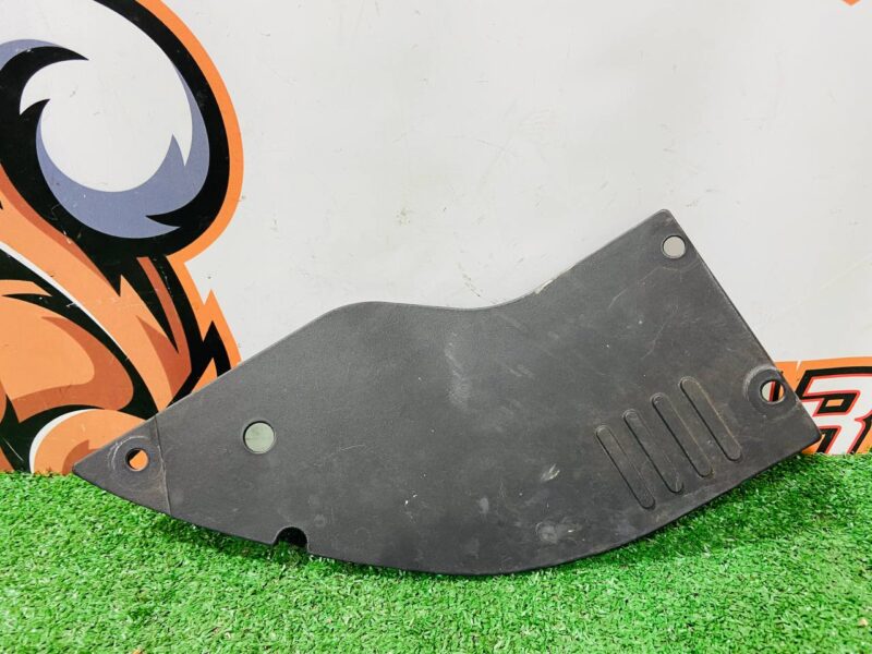 LR040701 Washer reservoir cover right Range Rover L405 (2013-2021) Used cost 10 € in stock 1 pcs.