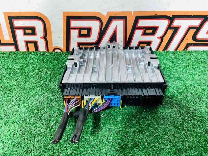 LR061886 Control module for the active stabilization system Range Rover L405 (2013-2021) Used - Image 14