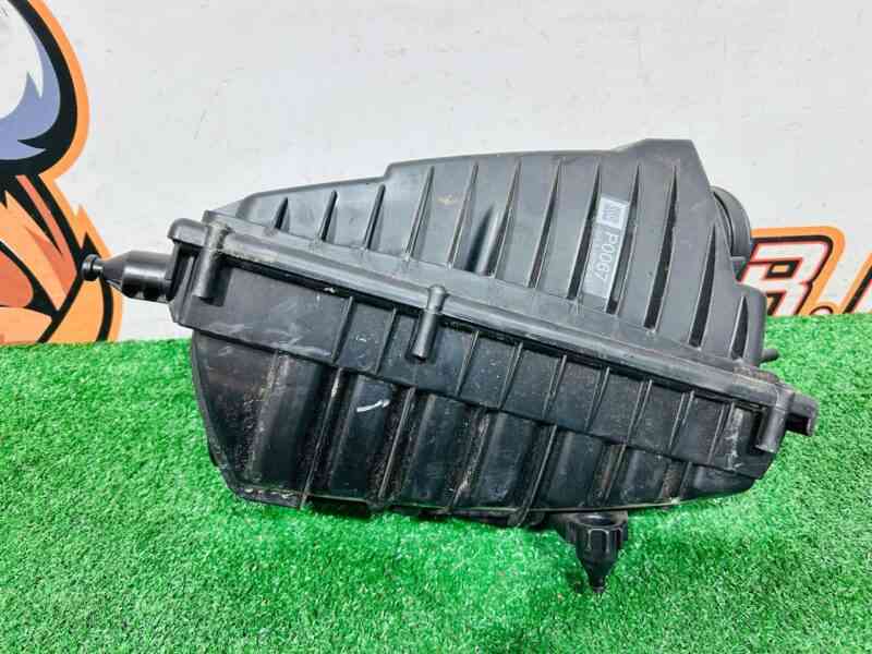 LR062607 Air filter housing left Range Rover L405 (2013-2021) Used cost 200 € in stock 1 pcs.